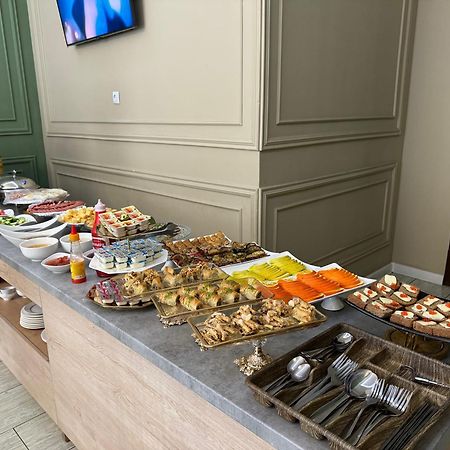 Resident Hotel Tashkent Ngoại thất bức ảnh