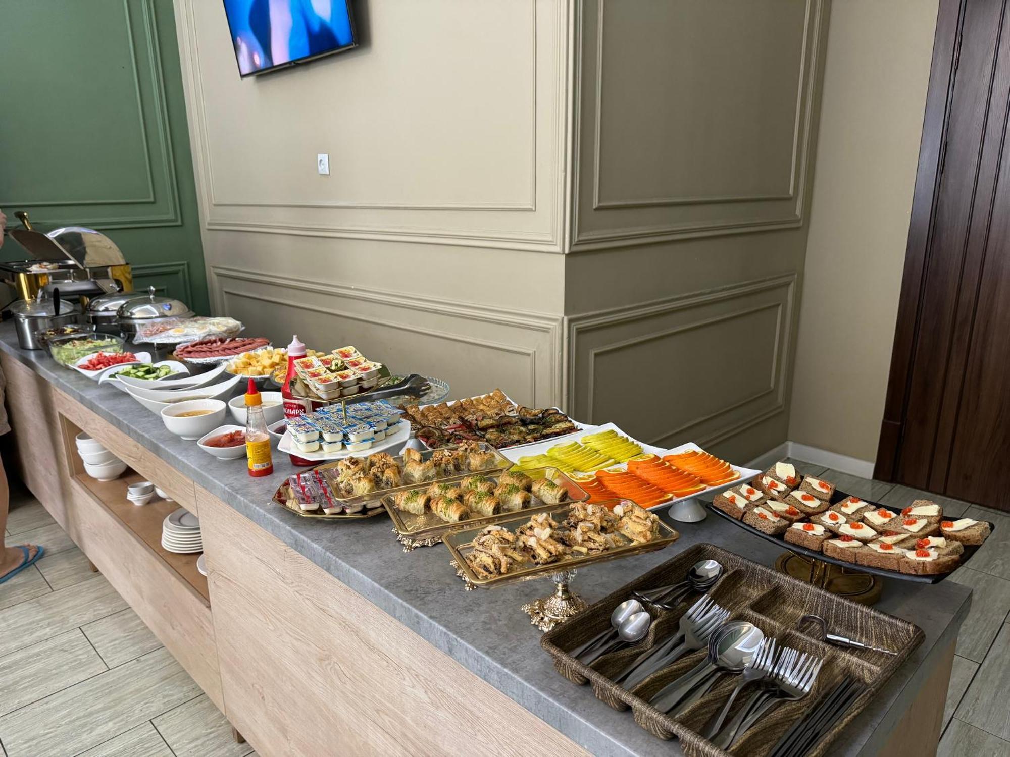 Resident Hotel Tashkent Ngoại thất bức ảnh