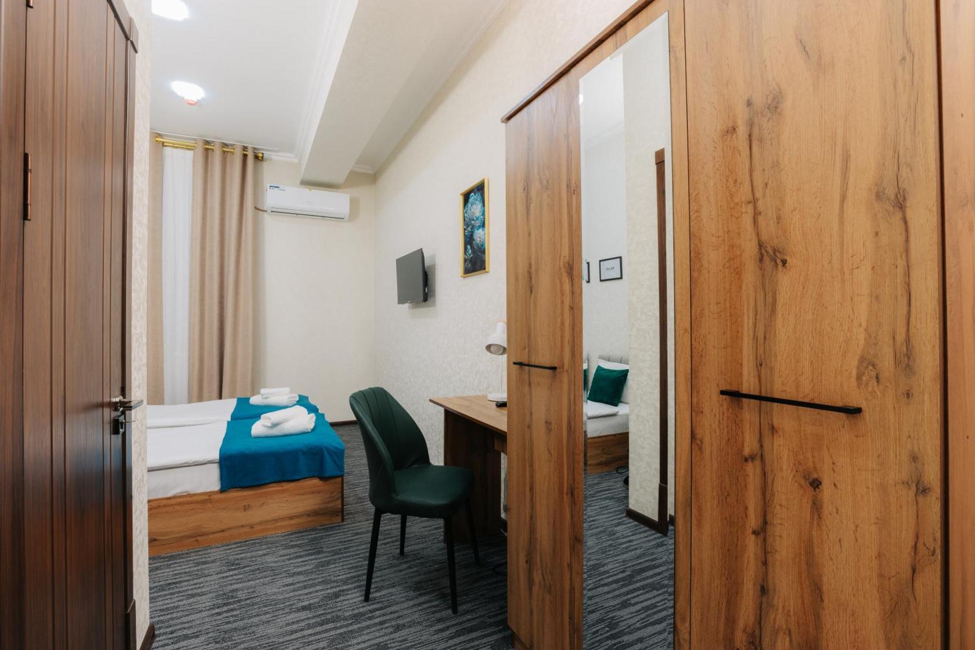 Resident Hotel Tashkent Ngoại thất bức ảnh