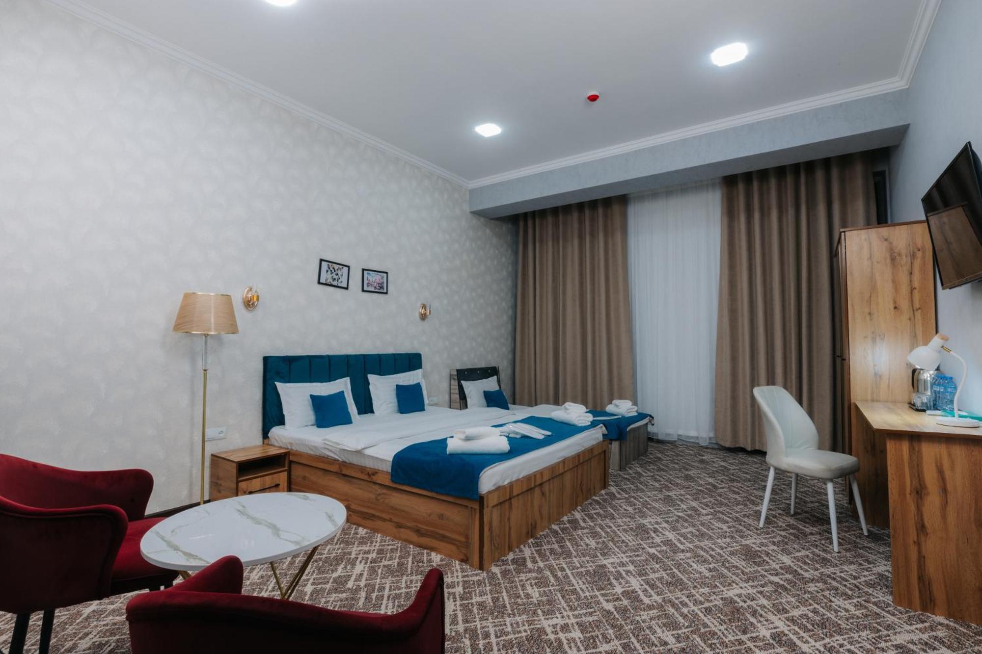 Resident Hotel Tashkent Ngoại thất bức ảnh